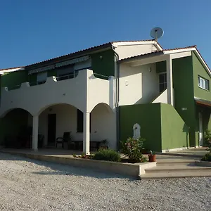 https://apartment-greeny.in-istria.net